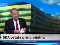 IZETBEGOVIĆ ŠOKIRAO GLEDAOCE: U studiju izvukao bijeli papir i poručio - 'Po prvi put u političkoj karijeri ovo radim...' (VIDEO)