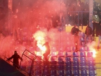 ZBOG HAOSA NA TRIBINAMA, UTAKMICA ŽELJEZNIČAR - BORAC PREKINUTA: Pogledajte kako je sve izgledalo (FOTO)