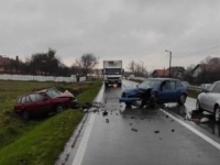 DETALJI SAOBRAĆAJNE NESREĆE KOD BIJELJINE: Sudarila se tri vozila, četiri osobe zadržane u bolnici