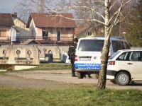 NAREĐENA OBDUKCIJA: U dvorištu kuće u Bratuncu otac pronašao mrtvu 19-godišnju kćerku