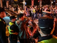 TALAS NEZADOVOLJSTVA U KINI, VLAST U ŠOKU: Demonstracije se šire, ljudi na ulicama uzvikuju do danas nezamislive antirežimske parole (FOTO, VIDEO)