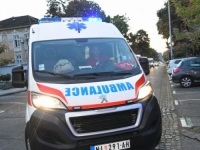 PREDSJEDNIK OPŠTINE U SRBIJI TEŠKO POVRIJEĐEN U SAOBRAĆAJNOJ NESREĆI: Kombi ga oborio, vozač pobjegao