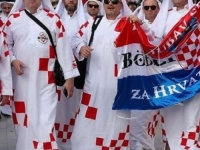 ŠOK U DOHI: Hrvati u arapskoj nošnji pružili podršku svojoj reprezentaciji (VIDEO)