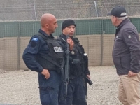 KOSOVSKI MINISTAR UNUTRAŠNJIH POSLOVA SAV NASMIJAN U DRUŠTVU SPECIJALACA: 'Svi pripadnici policije predano ispunjavaju svoje službene dužnosti'