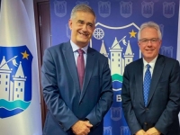 AMERIČKI AMBASADOR U BIHAĆU: Razgovor o formiranju vlasti ili o ekologiji?