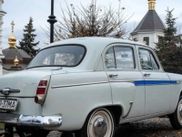 RUSI SE SNALAZE KAKO ZNAJU: Ponovo pokrenuta proizvodnja automobilskog brenda Moskvič