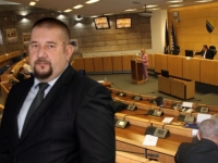 ON JE DANAS JEDAN OD NAJTRAŽENIJIH POLITIČARA: Hoće li Mujo Puzić 'presuditi' ko je vlast?