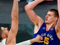 ČUDESNI SOMBORAC RUŠI SVE REKORDE: Pogledajte kako je Nikola Jokić ispisao povijest NBA lige...(VIDEO)