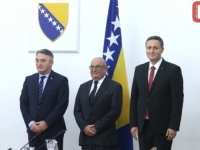 VAŽNA POSJETA: Stuart Peach u trodnevnoj posjeti BiH, razgovarao sa Komšićem i Bećirovićem (FOTO)