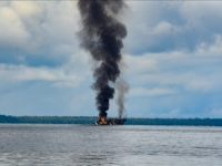 DRAMA U INDONEZIJI: Zapalio se brod na kojem se nalazila 271 osoba