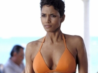 VELIKA GODIŠNJICA: Halle Berry otkrila šta joj je bila najveća muka na snimanju ove scene u Jamesu Bondu (FOTO)