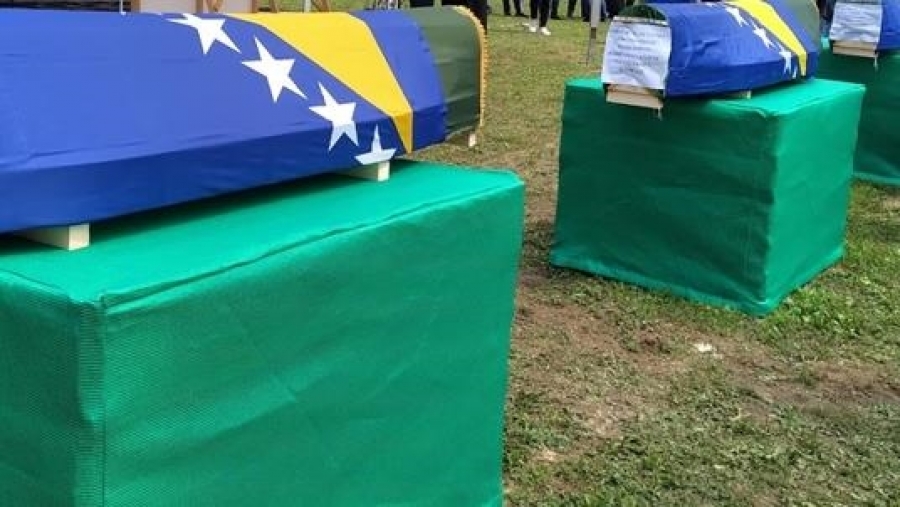 U KOTOR VARO I DANAS TUGA Munever Alagi e Ukopati 10 Cm Natkoljenice 