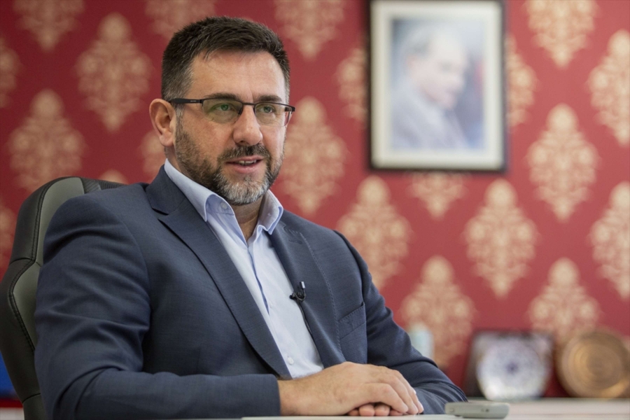 NIJE SVAČIJA BRADA ISTA: SDA-ov ministar protiv Djeda Mraza? (FOTO ...