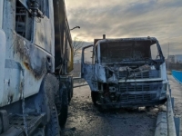 INCIDENT NA KOSOVU: Izgorjela dva kamiona na barikadama...