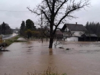 DRAMATIČNO U PRIJEDORU I KOZARSKOJ DUBICI: Klizište prijetilo pucanju nasipa, poplavljeno oko 200 kuća... (FOTO)