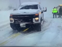 AMERIKA JE PARALIZIRANA: Pogledajte nove snimke nezapamćene zimske oluje (FOTO, VIDEO) 