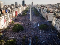 OVO SVIJET NE PAMTI: Nakon osvajanja titule zavladalo je totalno ludilo u Buenos Airesu, stotine hiljada ljudi preplavilo je centar grada (FOTO, VIDEO)