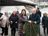 ODALA POČAST ŽRTVAMA GENOCIDA: Ambasadorica za ljudska prava Nizozemske posjetila Memorijalni centar Srebrenica