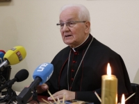 'ISTINSKI DOŽIVLJAVATI I PROŽIVLJAVATI': Božićna poruka biskupa Franje Komarice
