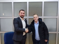ODOBRENO VIŠE OD 500.000 KM ZA NOVA TEHNOLOŠKA ULAGANJA: Ministar Adnan Delić potpisao ugovore s privrednicima