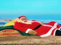 ČUDO NA ISTOKU: Najveći Djeda Mraz na svijetu napravljen od pijeska i paradajza (VIDEO)