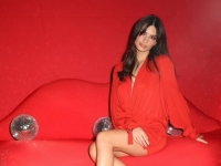 'POPILA SAM ČAŠU VINA I...': Iako je govorila da uživa u solo životu, Emily Ratajkowski otvorila profil na dating aplikaciji (FOTO)