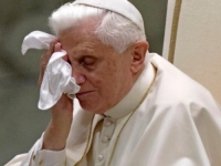 IZ VATIKANA O STANJU BIVŠEG PAPE BENEDIKTA XVI: 'Uspio se odmoriti, potpuno je...'