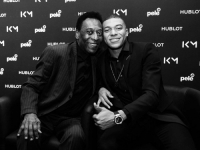 MBAPPE SE EMOTIVNO OPROSTIO OD LEGENDE: 'Napustio nas je kralj fudbala...'