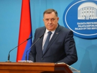 MILORAD DODIK ČESTITAO NOVU GODINU STANOVNICIMA RS-a: 'Neka nas zaobiđu svi problemi i da zajedno uživamo u radosti života' (VIDEO)