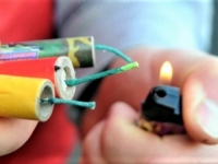 UŽAS U ZAGREBU:  Dječaku u ruci eksplodirala petarda, izgubio sve prste osim palca