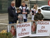 'DOĐITE I PODRŽITE PRAVDU': Porodica Gadžun sutra nastavlja s protestima ispred zeničke bolnice