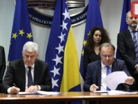 DOGOVOR PADA U ISTOČNOM SARAJEVU: Dodik, Čović i Nikšić potpisuju sporazum o formiranju Vijeća ministara BiH