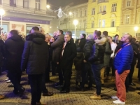 ZORAN MILANOVIĆ NE DOLAZI NA DOČEK NOGOMETAŠA: Premijer Hrvatske Plenković doveo armiju ministara na Trg Bana Jelačića