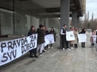 IZOSTALA PODRŠKA GRAĐANA: U Zenici održana protestna za nedužno ubijenu djecu - 'Mi odustati nećemo'