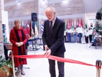 'SB' NA BOŽIĆNOM BAZARU: Raznovrsna ponuda, novac ide u humanitarne svrhe; evo i detalja (FOTO)