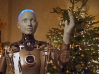 DA SE NAJEŽIŠ: Jedan od najnaprednijih svjetskih robota Britancima uputio 'alternativnu božićnu poruku', govorio i o kraljici Elizabeti...