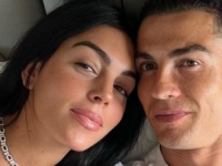 MALI ZNAK PAŽNJE: Pogledajte šta je Georgina kupila Ronaldu za Božić (VIDEO)