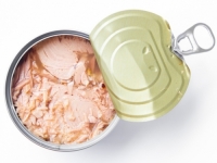 IMA LI IŠTA NEZAGAĐENO: Hrvatska povlači iz prodaje tunu zaraženu opasnom bakterijom, ima li je u bh. trgovinama?