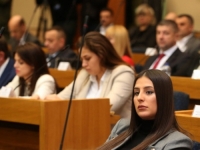PDP-ovka VRLO OŠTRO: 'Nekima 2.800 КM, a neki nemaju ni za kiflu'