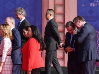 VUČIĆ SE U LICE NASMIJAO ZAPADU: 'Nije prirodno da mi učestvujemo u toj politici!'