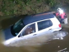 JEZIVE SNIMKE SA SJEVEROZAPADA BOSNE I HERCEGOVINE: Vatrogasci u akciji, automobil upao u rijeku... (VIDEO)