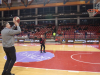 DEŽURNA MASKOTA: Igokea poražena u Laktašima, Dodik zabavljao gledatelje košarkaškim vještinama (FOTO)