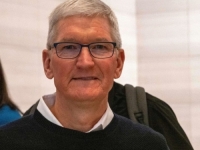 TIM IGRA ZA 'TIM': Šefu Applea plaća u 2023. pada 40 posto