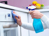 BEZ HEMIKALIJA: 3 jednostavna trika za čišćenje šporeta