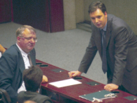 CORAXOV KUTAK: Bivši radikal Vučić i ratni zločinac Šešelj na brdima oko Sarajeva, jedan...