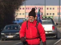SRBI I HRVATI BEZ PREDRASUDA: Ugostili, nahranili i dali novac Bošnjaku koji ide na hadž (VIDEO)