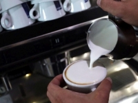 STIŽU IM POHVALE SA SVIH STRANA: Kafić u Makarskoj nakon konverzije u eure, snizio cijenu kafe