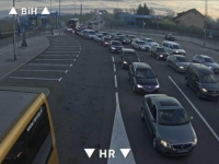 VELIKA GUŽVA NA GRANICI: Kilometarske kolone na izlazima iz BiH prema Hrvatskoj i Srbiji