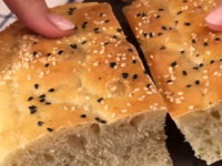 NE TREBATE ČAK NI MIJESITI TIJESTO: Za ručak ili večeru - potpuno je svejedno, evo kako napraviti izvrsni turski kruh (VIDEO)