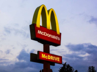 NE ŽALE NOVAC: McDonald's i slične kompanije troše milione da spriječe povećanje minimalne plate svojim radnicima...